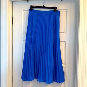 Banana Republic blue pleated midi skirt size 2